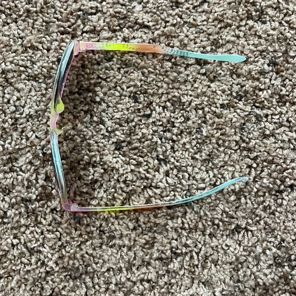 2 pair kids sunglasses and 1 case.